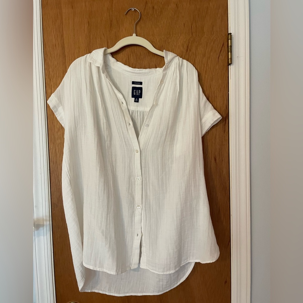 White crinkle gauze button down